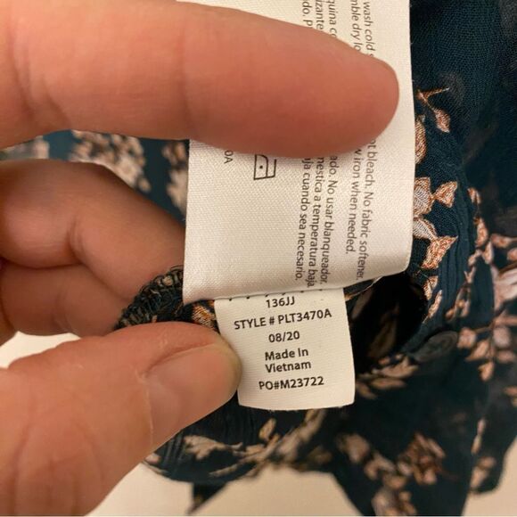 Peace and Pearl dark green micro floral semi sheer button up blouse top plus XXL - Picture 12 of 13